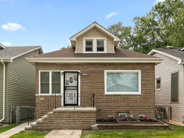 12424 S Carpenter St, Calumet Park, IL 60827