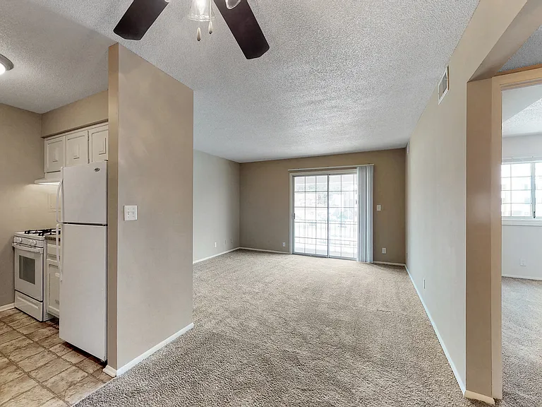 Westwood Apartments — Photo 42