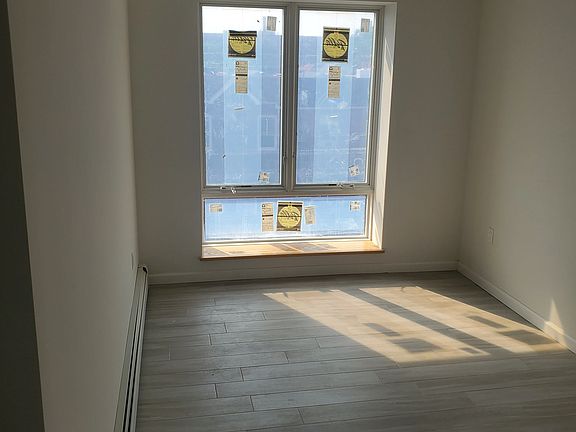 4th image of 16 Bay 26 St #2A