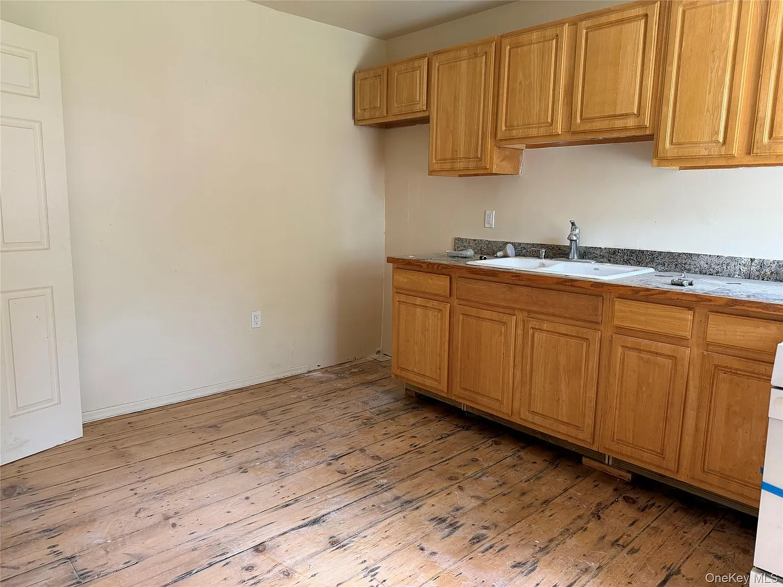 2 bed, 1.0 bath, 950 sqft, $1,850 — Photo 2