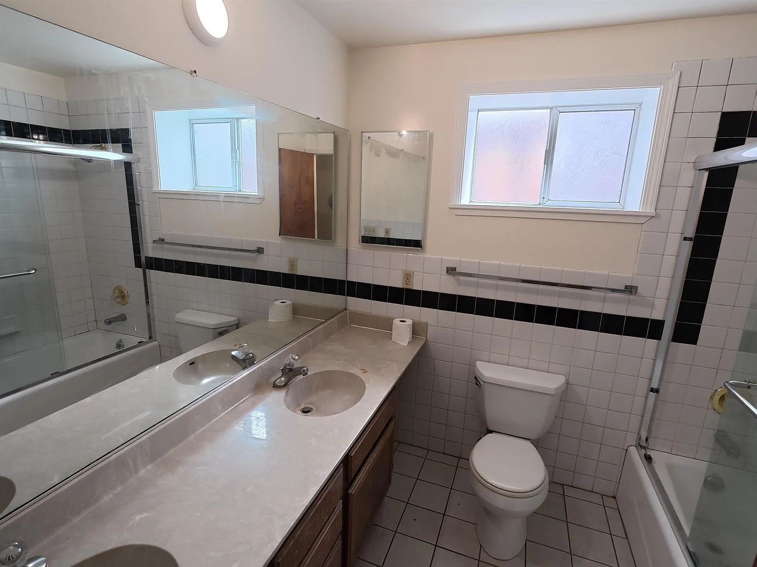 3 bed, 1092 sqft, $3,300 — Photo 4
