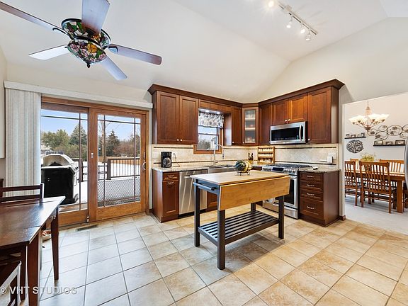 4th image of 24835 W Illini Dr