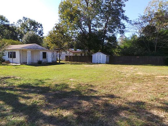 3rd image of 8401 Gardenia Cir