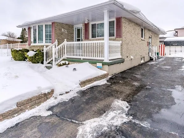 260 Hazelglen Dr, Kitchener, ON N2M 2E7