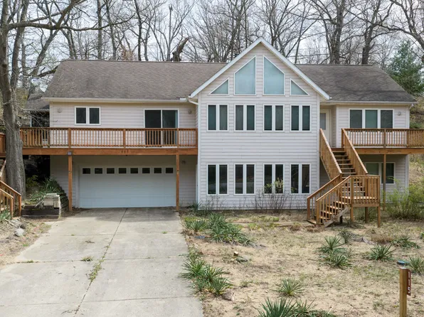 115 S Broadway, Beverly Shores, IN 46301