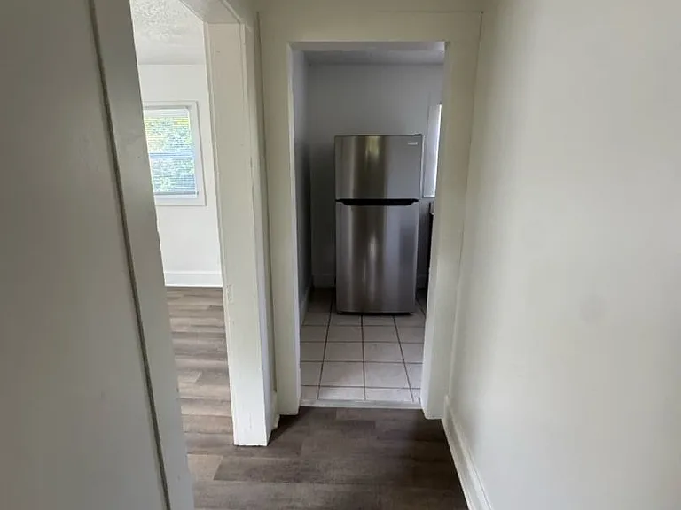 141 Massey St — Photo 8