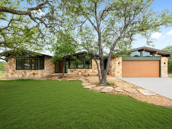 300 Onion Creek Ln, Driftwood, TX 78619