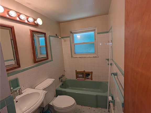 5th image of 1110 Mifflin Rd