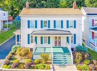 30 W Main St, Clinton, NJ 08809