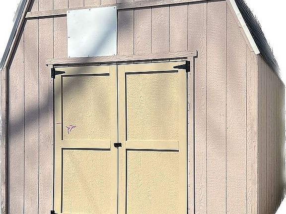  New Shed behind Garage