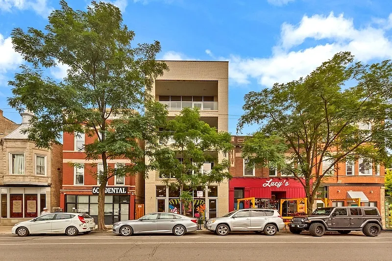 1045 N California Ave #4