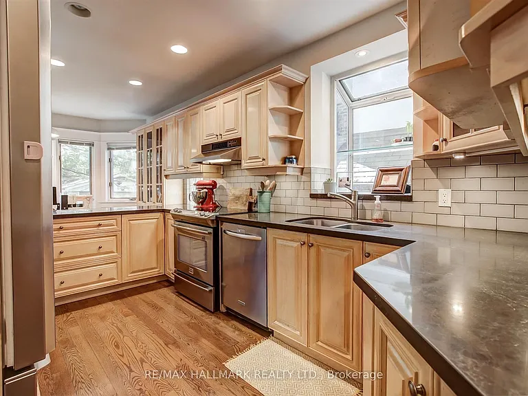 69 Normandy Blvd — Photo 12