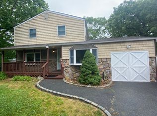 25 Newport Ave, Selden, NY 11784