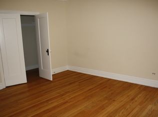 2206 S 61st Ct APT 206, Cicero, IL 60804