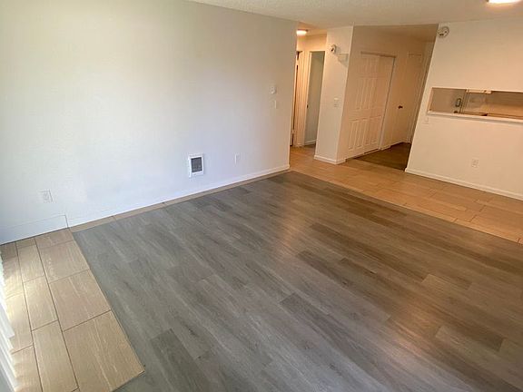 4th image of 6504 N Altamont St Unit B