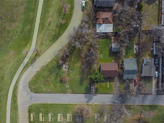 2nd image of 112 SW 30th St #1-2