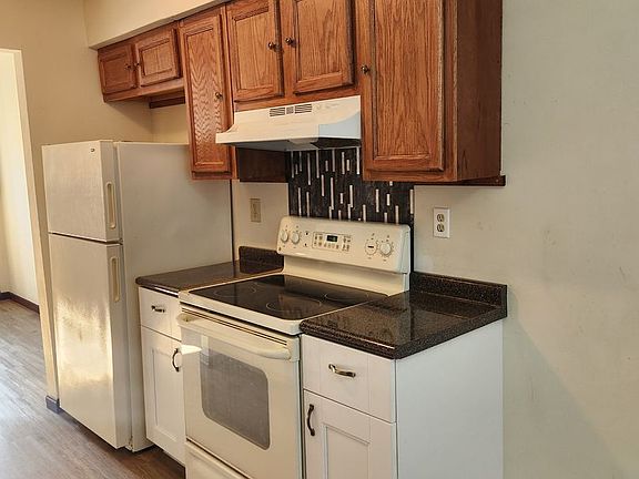 4th image of 211 Greenbrier Ave