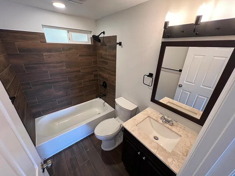 441 E Brady St #1 — Photo 4