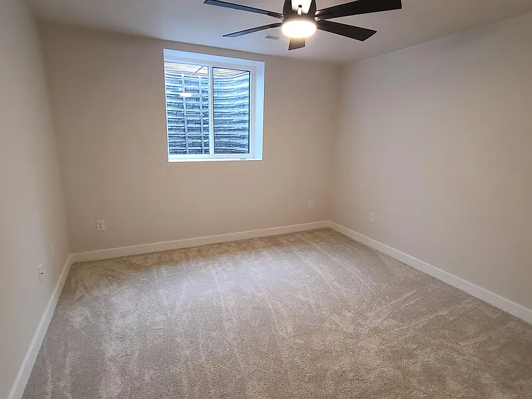 421 Founders Way — Photo 20