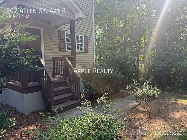 202 Allen St #B — Photo 3