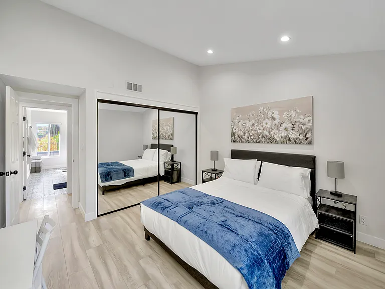 5565 Ostin Ave — Photo 38