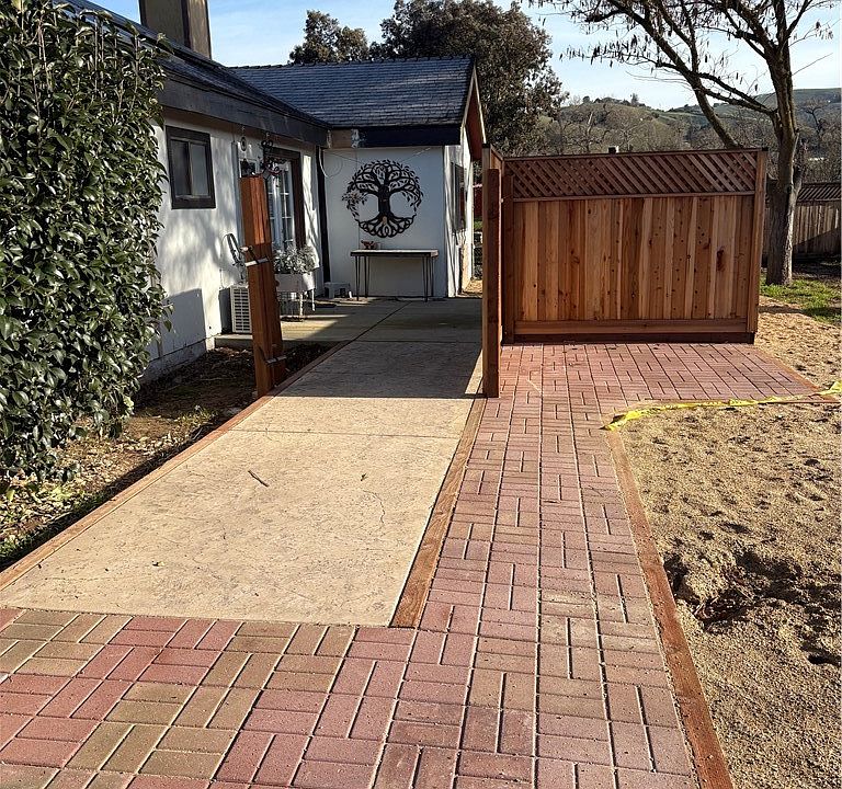 1st image of 7825 Aurora Rd