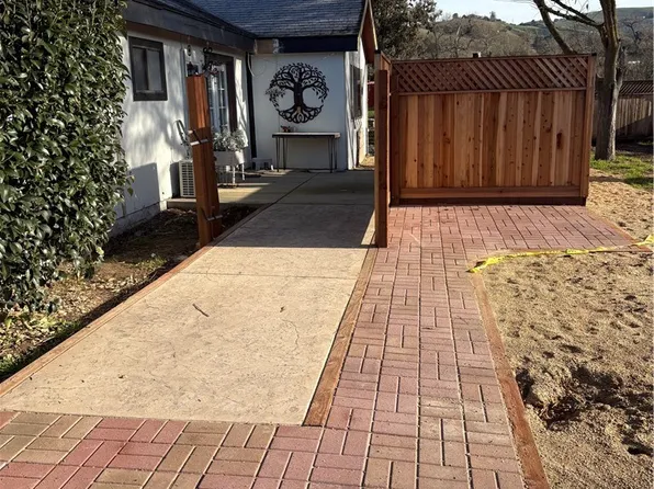 7825 Aurora Rd, Atascadero, CA 93422