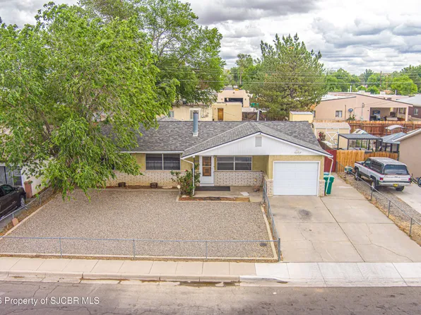 2104 E 11th St, Farmington, NM 87401