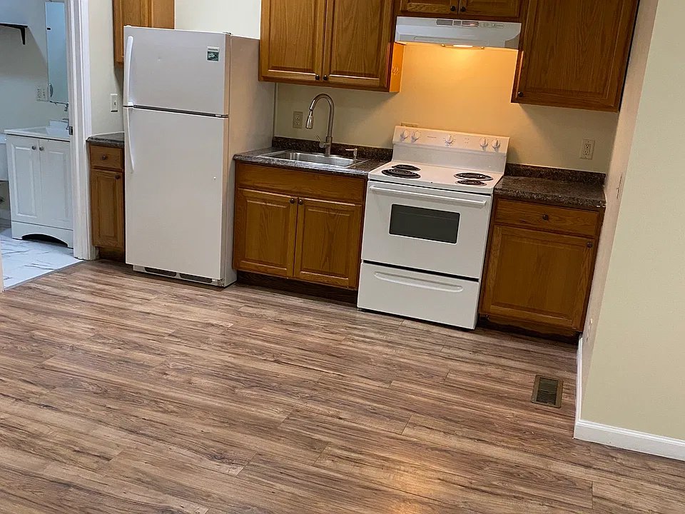 109 E Center St #2