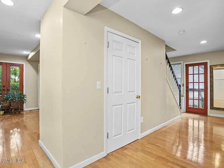 6 Halsey Dr — Photo 6
