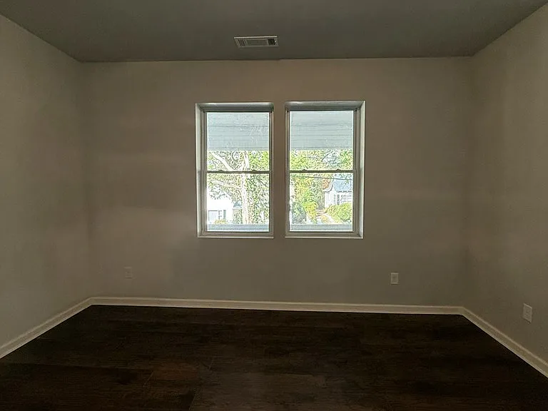 312 Kingston Ave NE — Photo 14