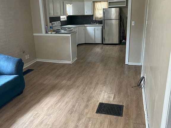 5th image of 65 Miller Ave