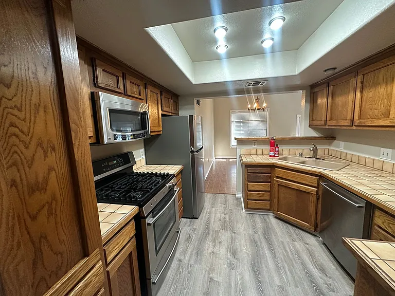 401 Tepatitlan Ct — Photo 6