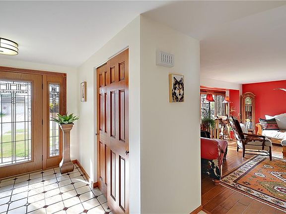 5th image of 60 Hillview Ter