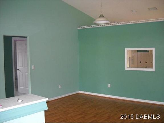 2nd image of 27 Rymshaw Dr