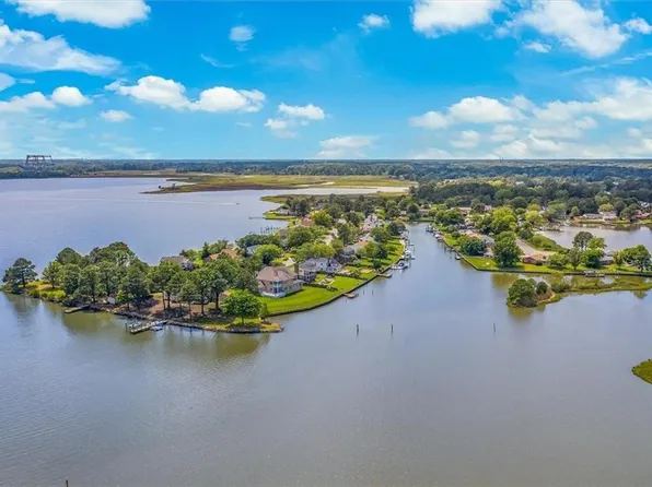 5 Riverview Dr, Poquoson, VA 23662