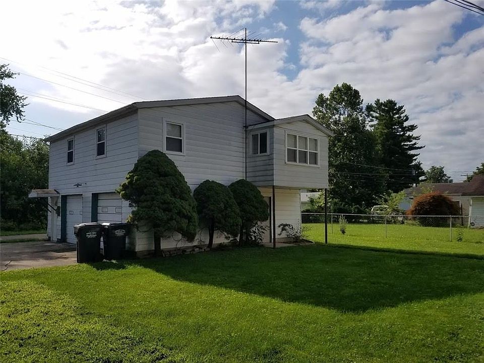 2nd image of 2704 Chase St