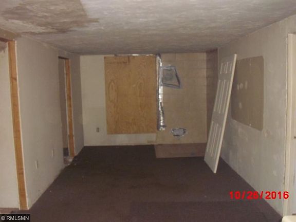 4th image of 33607 Little Oak Ln