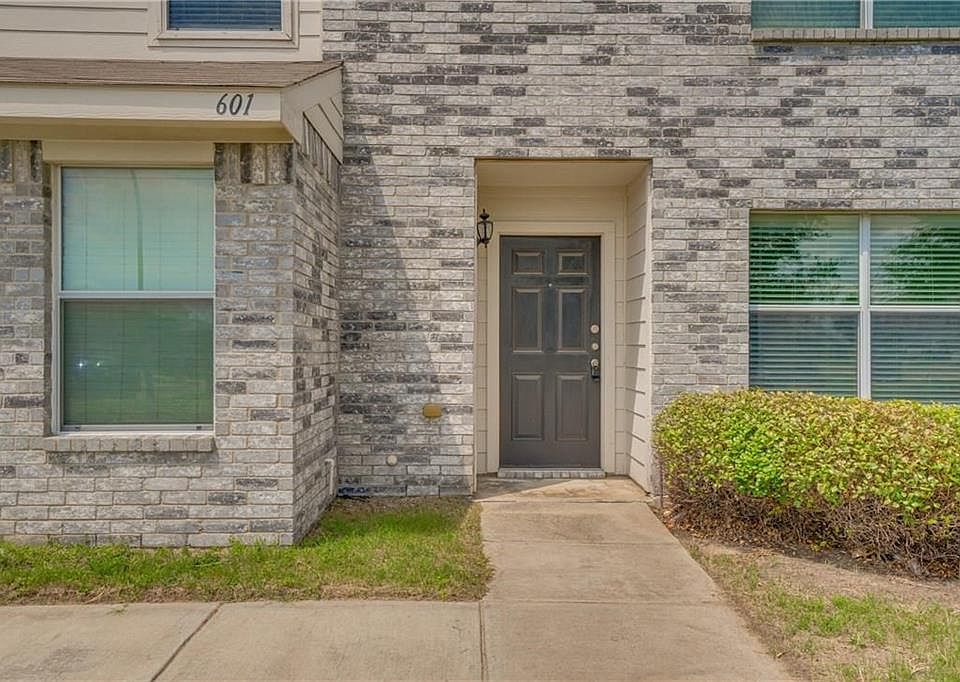 1st image of 601 Osprey Ct