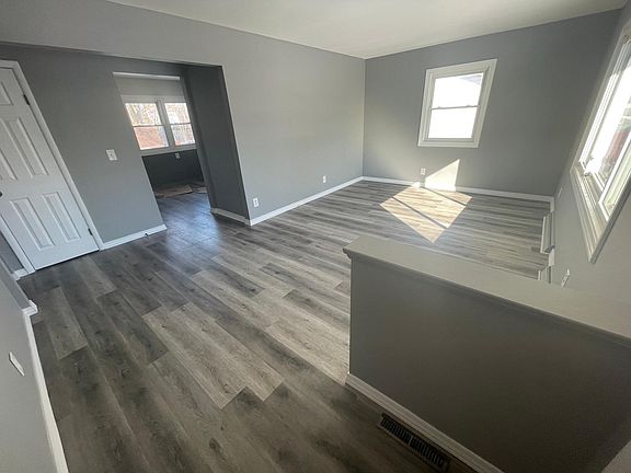 2nd image of 1407 Dunbar St