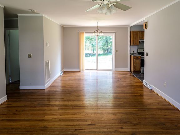 4th image of 6 Hardale Ln