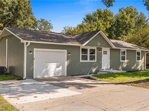 1202 E 11th St, Lamar, MO 64759