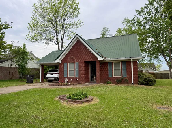 665 Mitchell St, Guntown, MS 38849