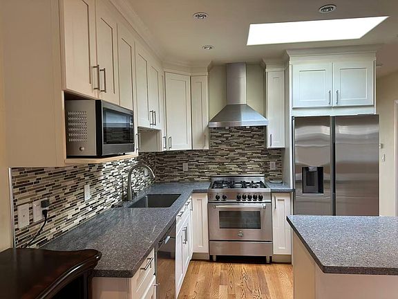 4th image of 535 Mangels Ave #A