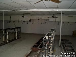 4th image of 1208 N Zarzamora St