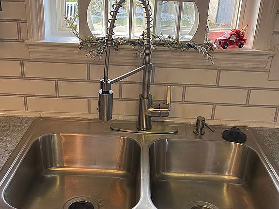 Tile back splash new faucet 