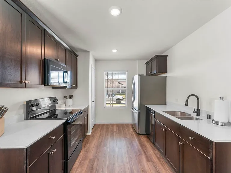 718 Trestle Dr — Photo 11