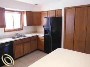 37879 Pointe Rosa St, Harrison Township, MI 48045