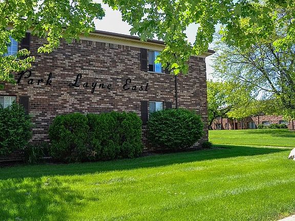 3rd image of 28921 Little Mack Ave #201