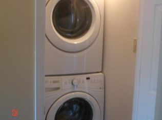 603 Center St APT 101, Herndon, VA 20170